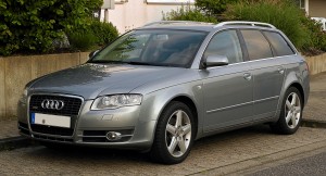 Audi_A4_Avant_TDI_S-line_(B7)_–_Frontansicht,_15._August_2011,_Mettmann